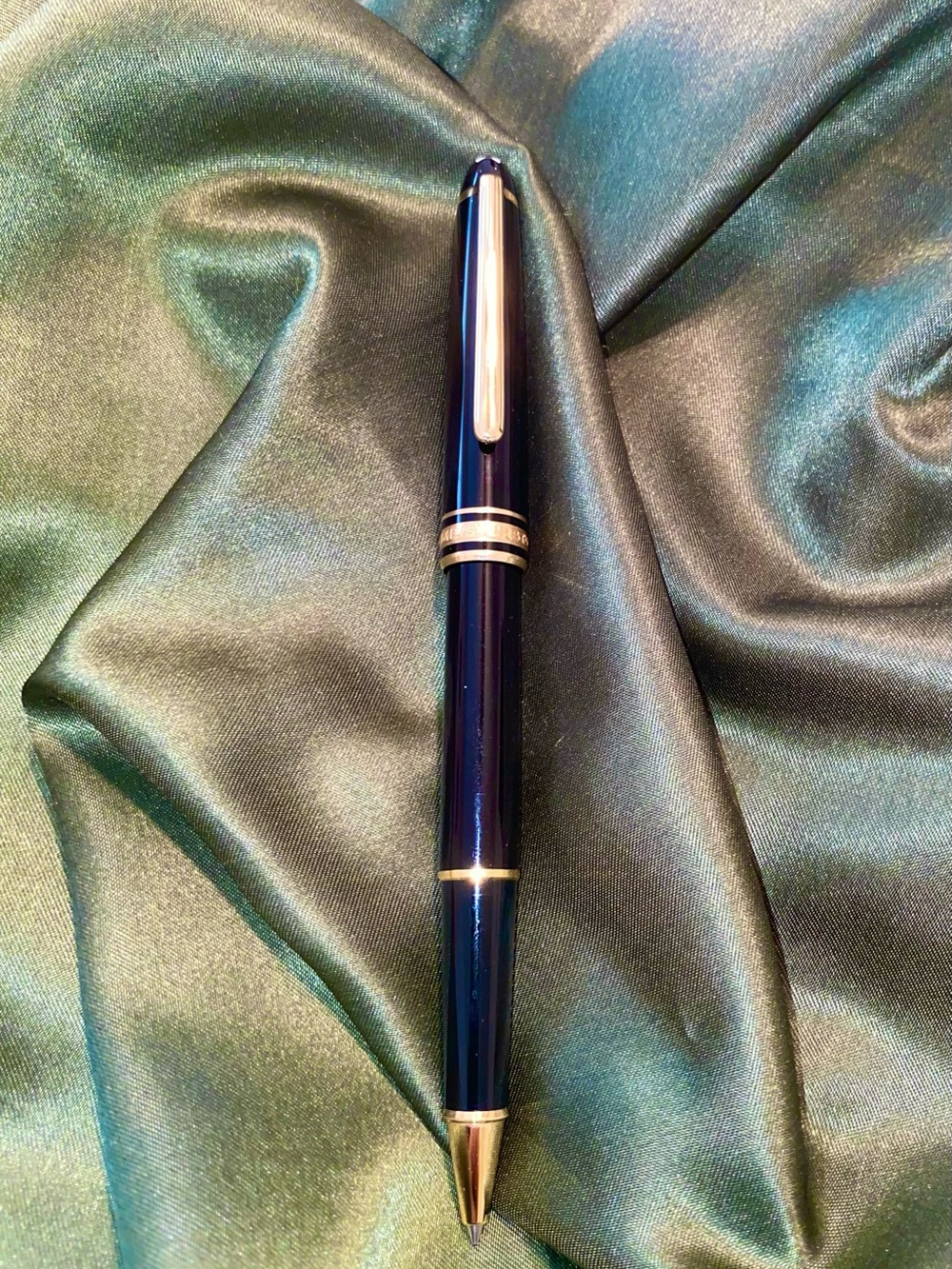 Vintage 1991
Montblanc
Meisterstuck
Classique 163
Rollerball Pen Black w/Gold